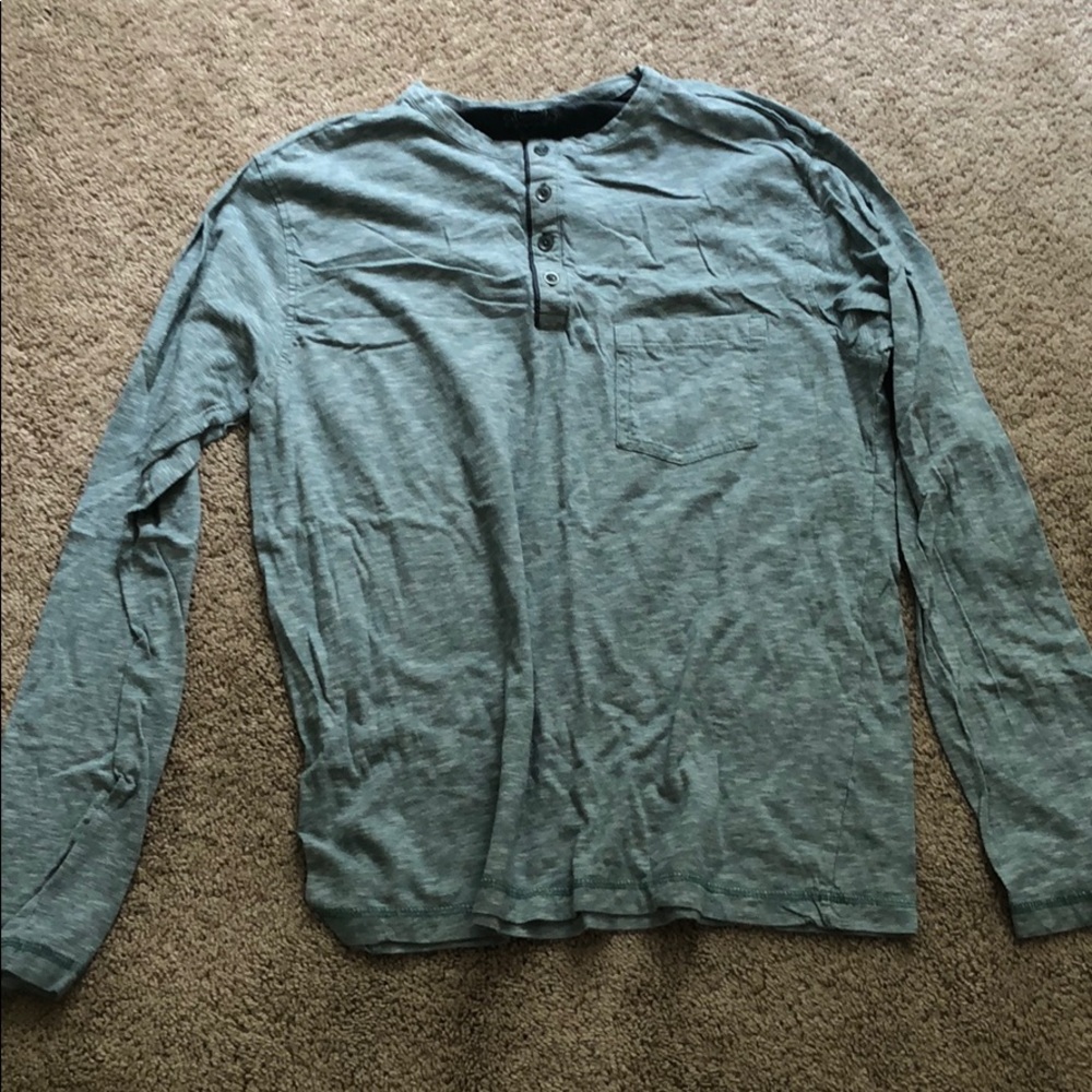 Men’s long sleeve shirt